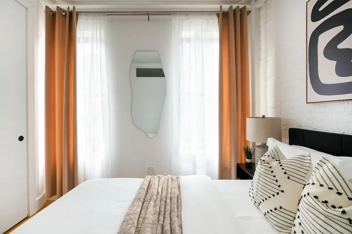 1290-6 Newly Renovated 2 Bedrooms In Ues New York 0*,
