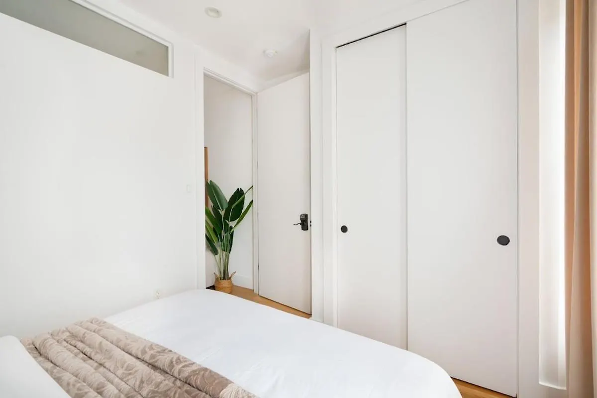 1290-6 Newly Renovated 2 Bedrooms In Ues Nowy Jork Stany Zjednoczone Ameryki